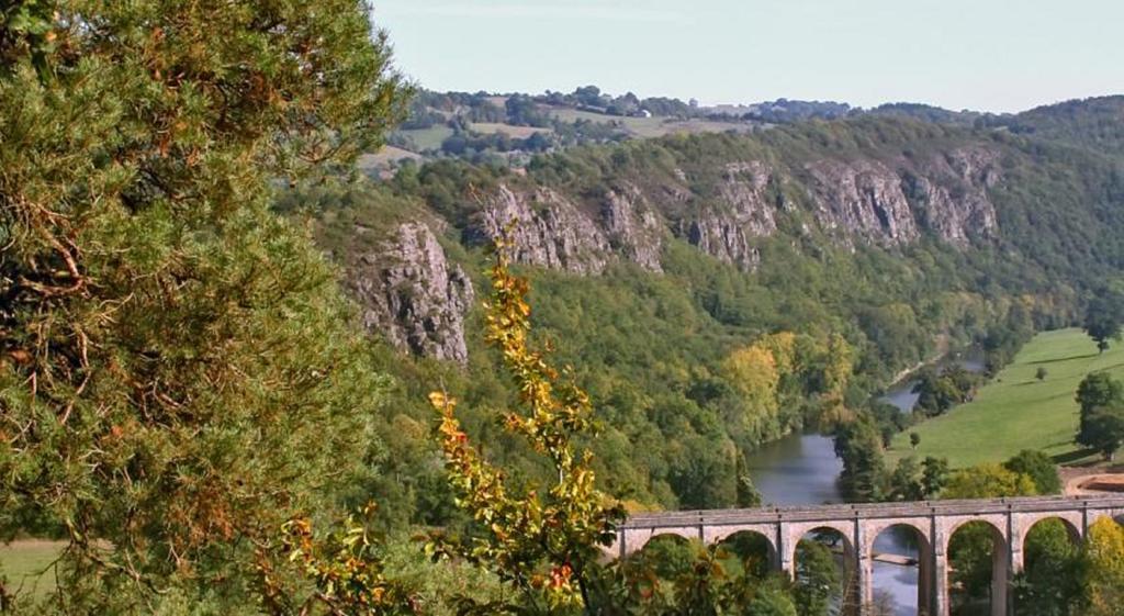 Camping Des Rochers Des Parcs Clécy Eksteriør bilde